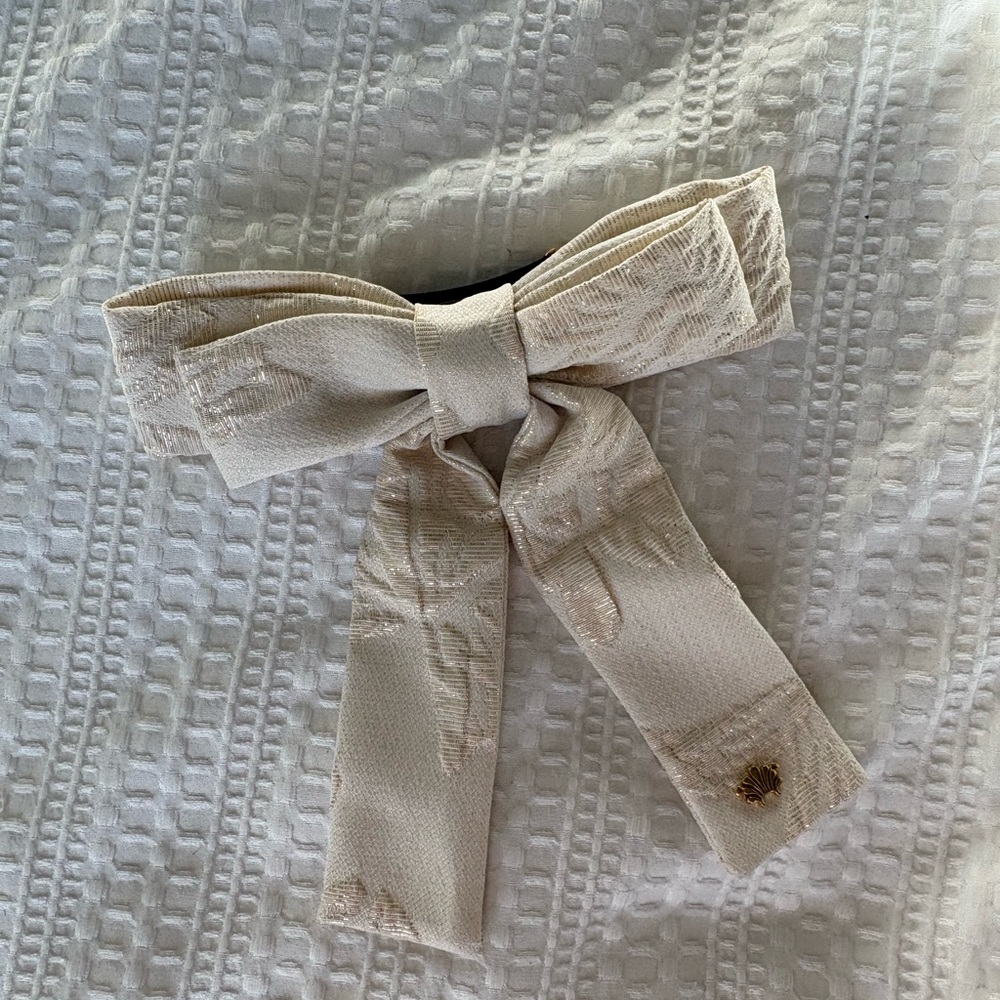 NWOT Lele Sadlougi Hair Bow Clip